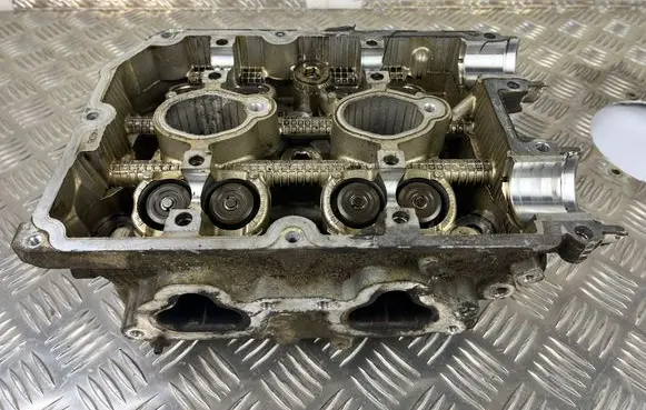 Subaru Impreza II Engine head u15lh001