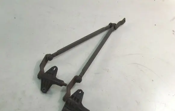 Mercedes-Benz C W205 Front wiper linkage 
