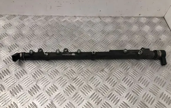BMW 5 E60 E61 Fuel main line pipe 7788679 0445216008