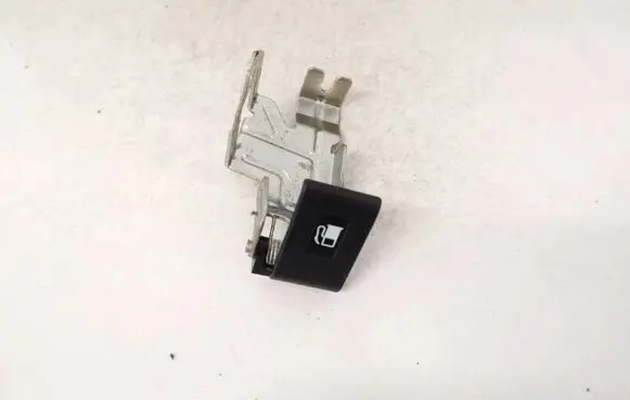 Honda CR-V Fuel tank opening switch 