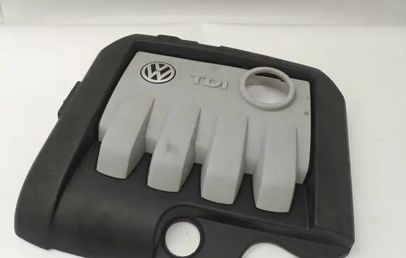 Volkswagen PASSAT B6 Engine cover (trim) 03G103925BJ 03G103925BH