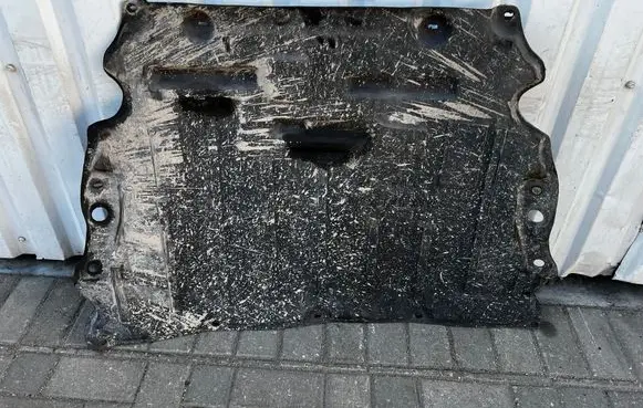 Ford Galaxy Engine splash shield/under tray