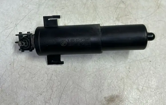 BMW 3 E90 E91 Headlight washer spray nozzle 13037710
