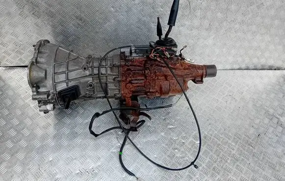 Isuzu Trooper Manual 4 speed gearbox 71070558