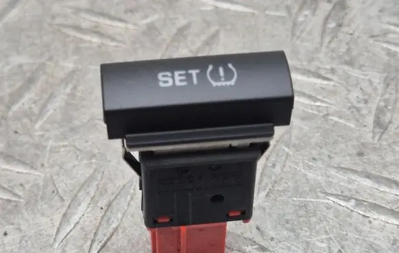 Skoda Octavia Mk2 (1Z) TPMS reset button 1Z0927127A