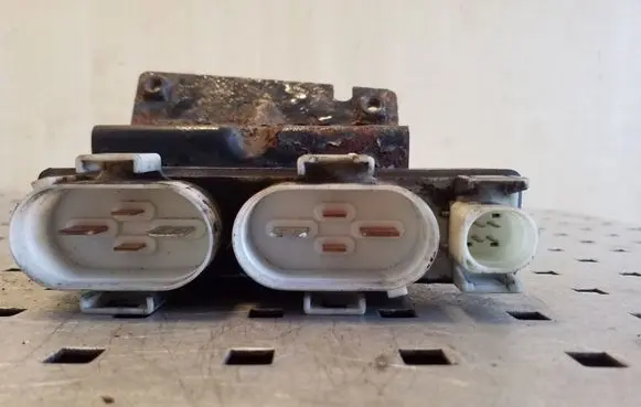 Volkswagen Sharan Coolant fan relay 898726000 701919506A