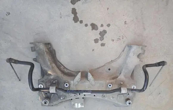 Renault Captur Front subframe 544011380R 546113546R