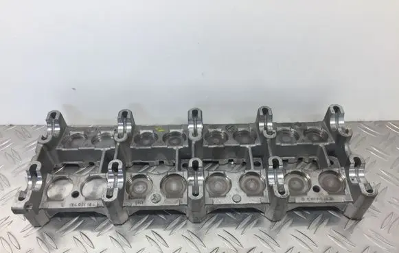 Mercedes-Benz Sprinter W901 W902 W903 W904 Camshaft holder R6110160504 6110160504 15406118