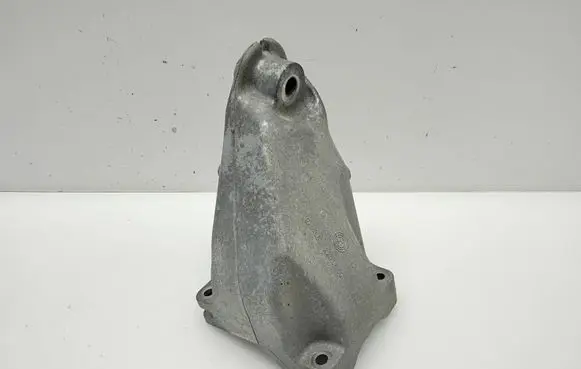Mercedes-Benz Sprinter W907 W910 Engine mounting bracket A6542240600