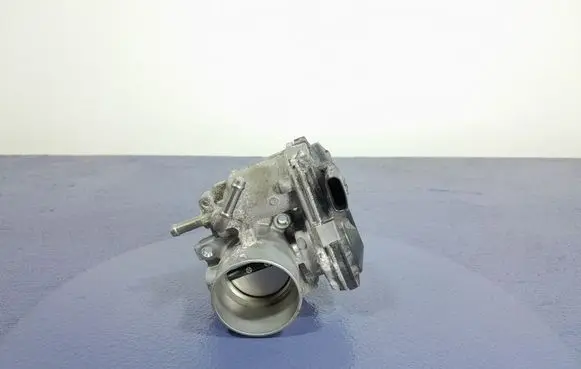 Toyota Corolla E10 Throttle body valve 22030-F3030