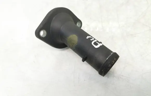 Volkswagen PASSAT B6 Engine coolant pipe/hose 045121121A 03L121121 03G121121F