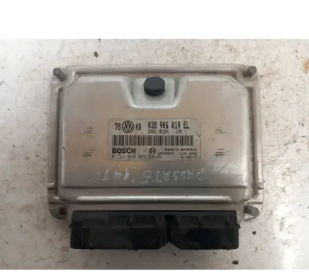 Volkswagen PASSAT B5.5 Engine control unit/module 038906019EL 28SA5044 0281010666