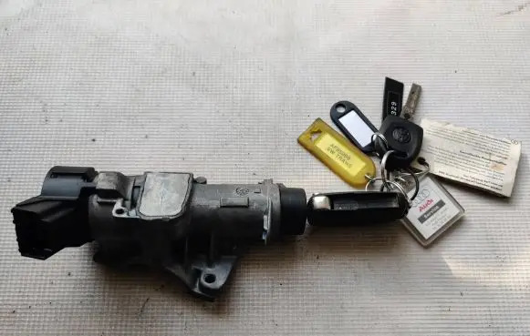 Volkswagen Transporter - Caravelle T5 Ignition lock 6R0905851D