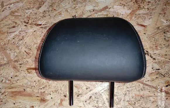 Infiniti Q50 Rear seat headrest 
