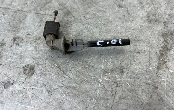BMW 1 E82 E88 Windshield washer fluid level sensor 7524812 752481201