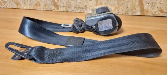 Audi A4 S4 B6 8E 8H Front seatbelt 560788401