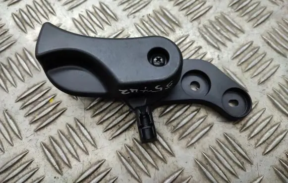 BMW 2 F45 Engine bonnet (hood) release handle