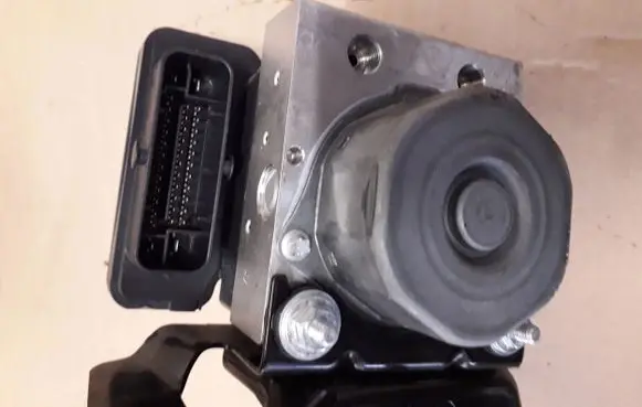Toyota Aygo AB40 Master brake cylinder