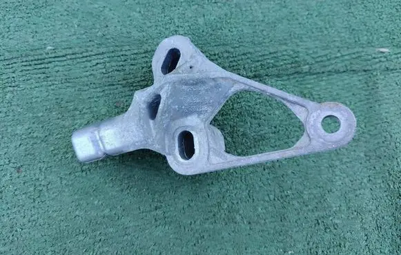 Audi A4 S4 B8 8K Engine mount bracket 8K0199343C