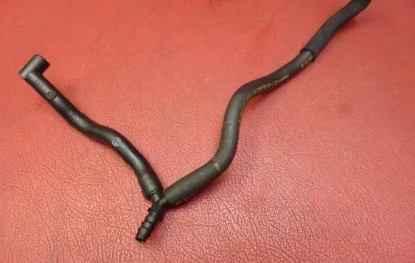 Opel Movano B Engine coolant pipe/hose 8200933488
