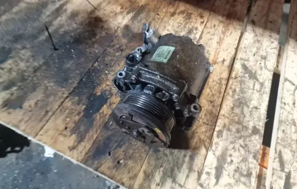 Mitsubishi Grandis Air conditioning (A/C) compressor (pump) 7813A010