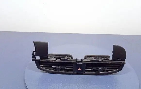 KIA Picanto Dashboard side air vent grill/cover trim 84740-G6000CA