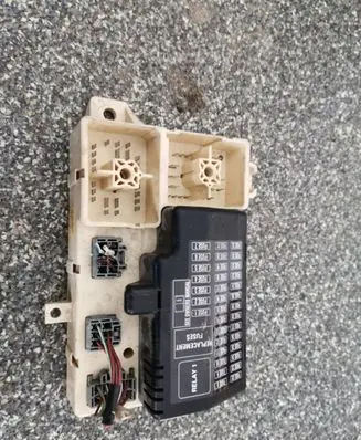 Jaguar S-Type Fuse module 4R8T14A067AB