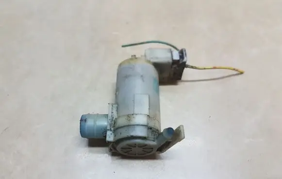 Nissan X-Trail T30 Windscreen/windshield washer pump 2224624A