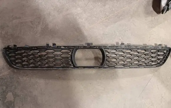 BMW 5 G30 G31 Front bumper lower grill 51118064931