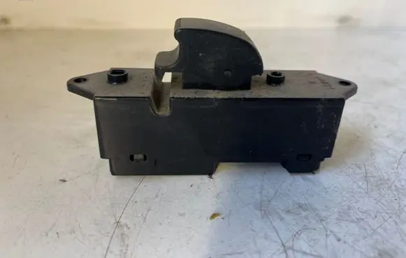 Mitsubishi Outlander Electric window control switch 8608A062 C8DD603M 1877D1