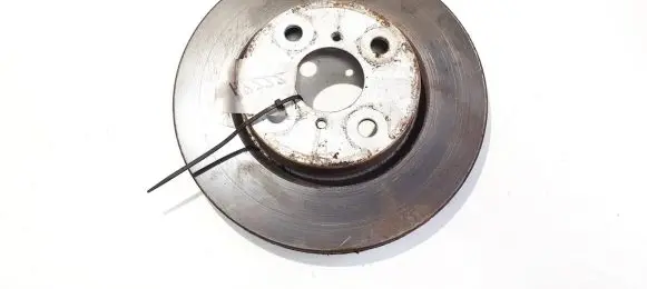 Toyota Yaris Front brake disc ventiliuojamas