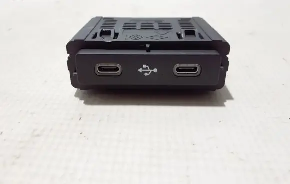 Renault Austral USB socket connector 284H38566R