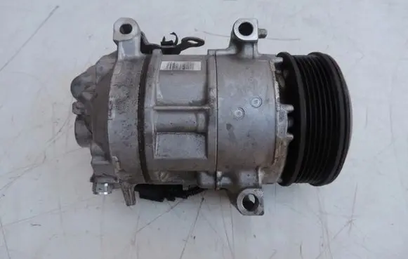 Opel Corsa F Air conditioning (A/C) compressor (pump) 9828684880