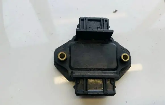 Audi A4 S4 B5 8D Ignition amplifier control unit 1008000074