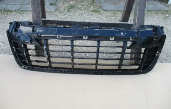 Isuzu D-Max Front grill