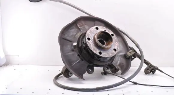 Rear wheel hub