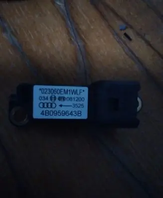 Audi A6 S6 C5 4B Airbag deployment crash/impact sensor 4B0959643B