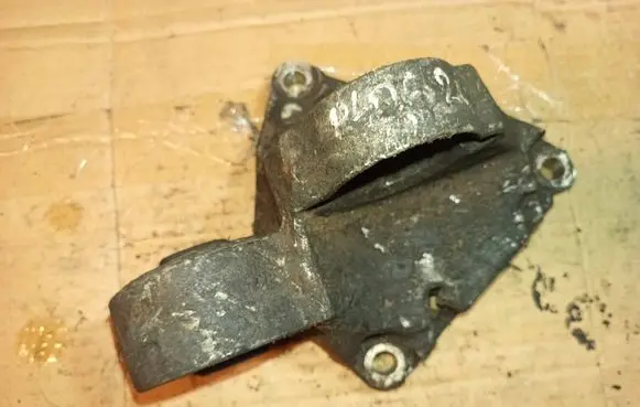 Peugeot 406 Driveshaft support bearing bracket 9630604480