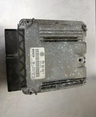 Volkswagen Touareg I Engine control unit/module 070906016F 0281011258