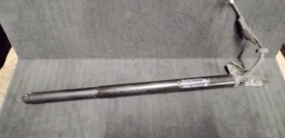 Subaru Outback (BT) Tailgate/trunk strut/damper 63320AN01A 00077882