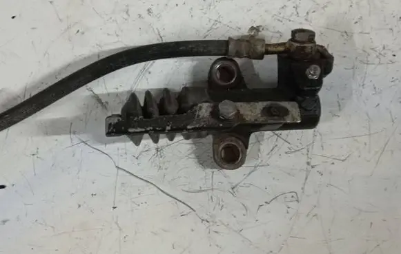 Clutch slave cylinder