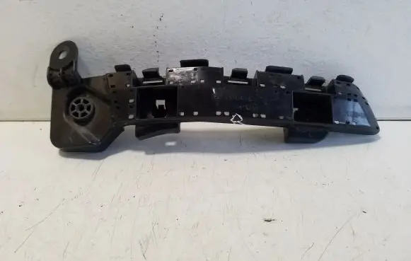 Honda CR-V Front bumper mounting bracket 71193TOA