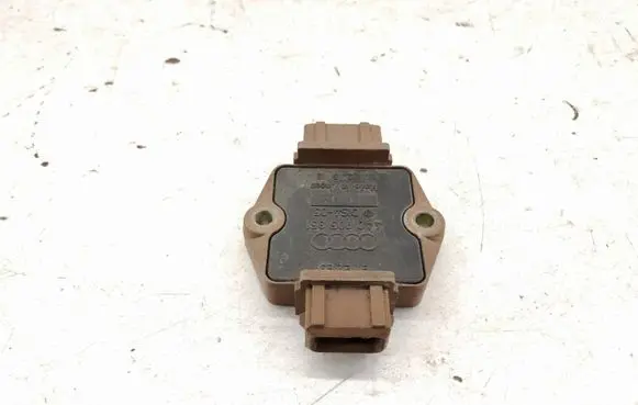 Volkswagen PASSAT B4 Engine control unit/module 4A0905351