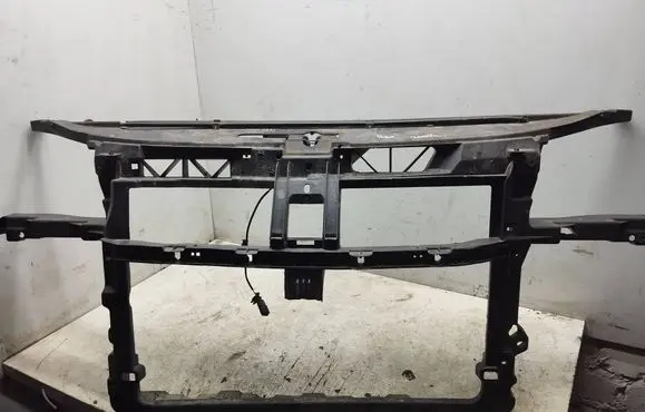 Volkswagen Polo IV 9N3 Radiator support slam panel