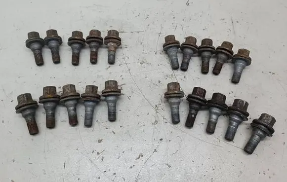 Peugeot 308 Nuts/bolts 