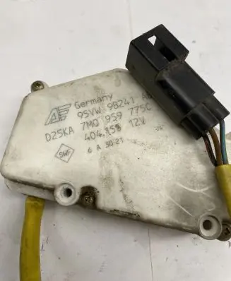 Volkswagen Sharan Central locking motor 7M0959775C