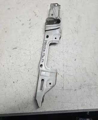 Subaru Forester SJ Fender mounting bracket