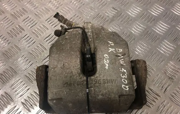 BMW 5 E39 Front brake caliper 6022296