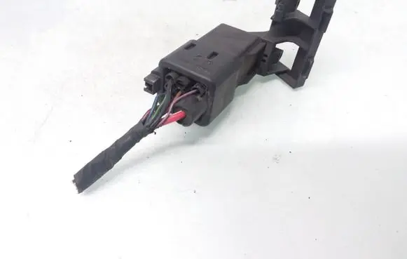 Audi A3 S3 8P Glow plug pre-heat relay 038907281D 0281003038