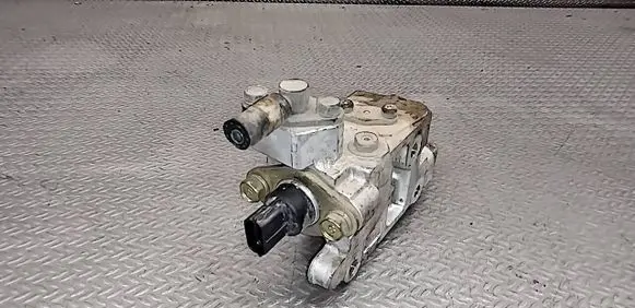 Mitsubishi Pajero Pinin Fuel pressure regulator MD359912 E3T50571
